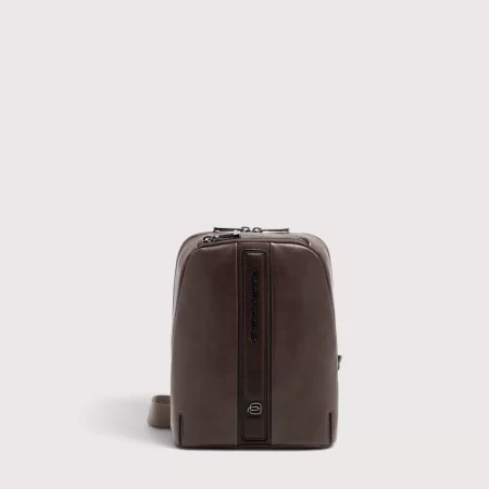Geantă verticală din piele tip crossbody pentru iPad® mini CA7176W143/TM